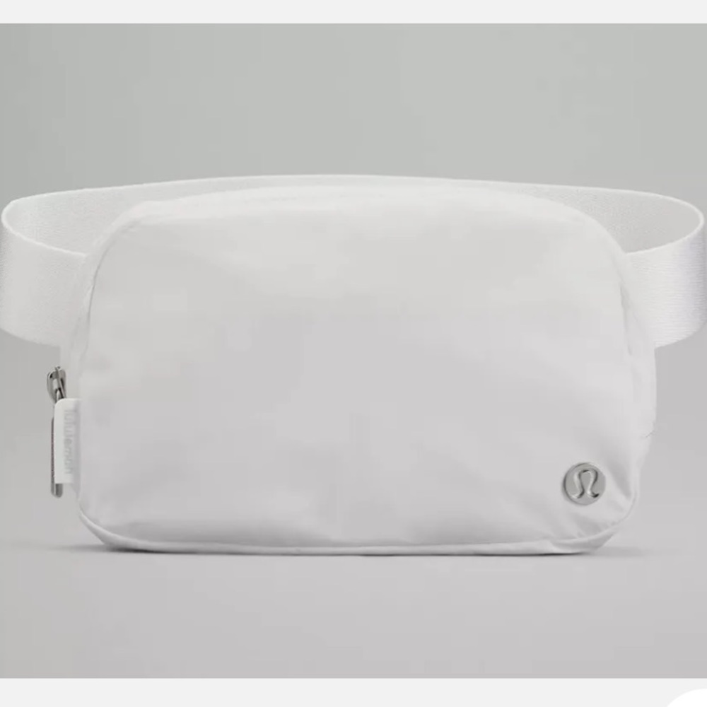 NWT Lululemon white everywhere belt bag 1L